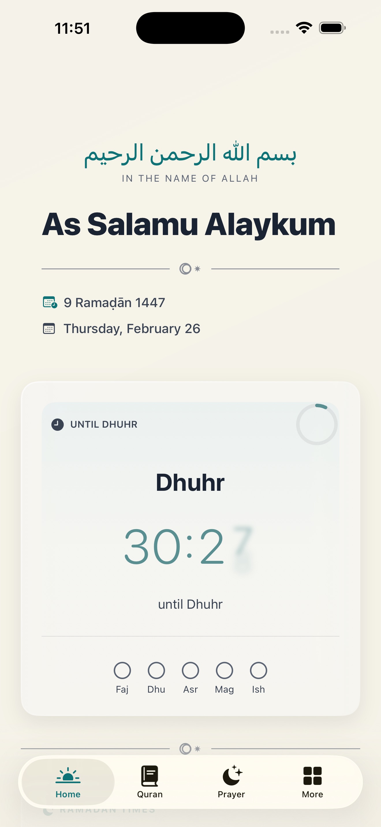 Qur'an Noor home screen showing prayer times and daily verse